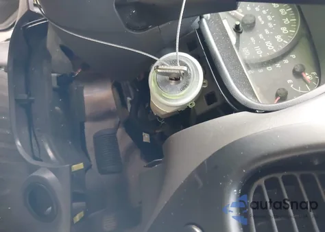 2005 Toyota Tundra Sr5 V8 z USA, uszkodzony, nr VIN 5TBRT34115S459683